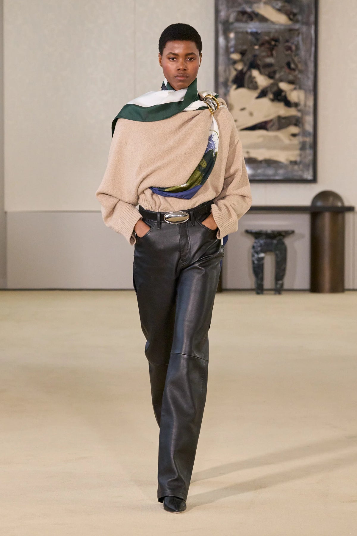 Oval buckle belt