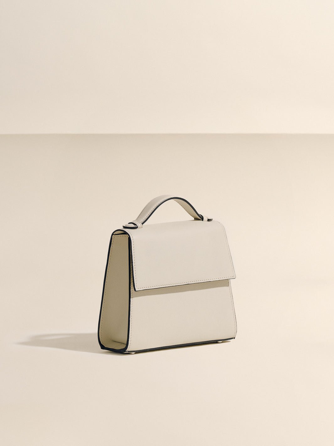 TOP HANDLE BAG