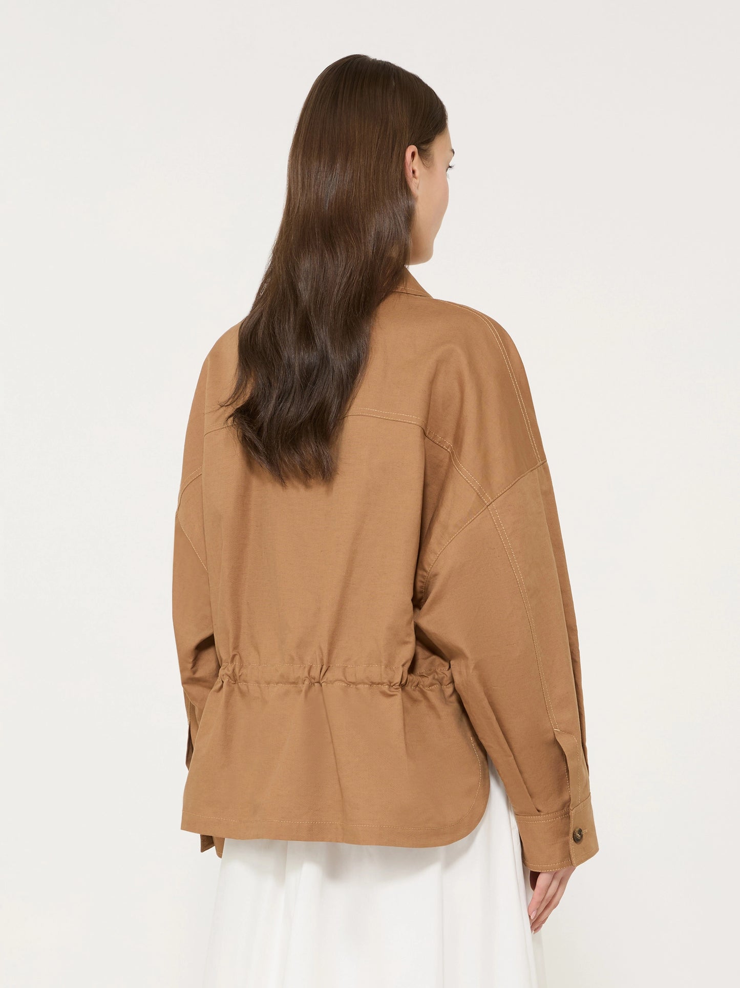 Vettura Jkt