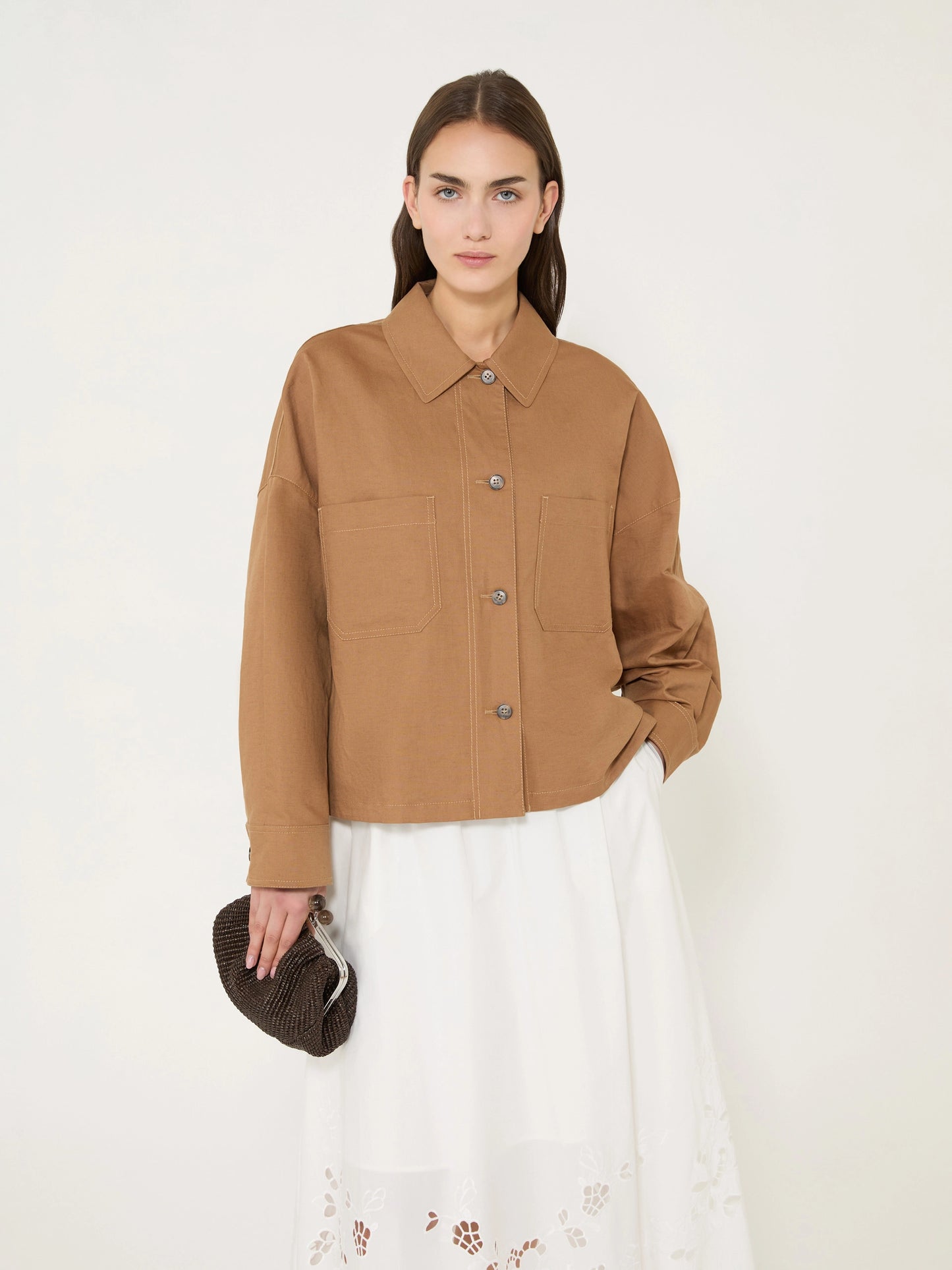 Vettura Jkt