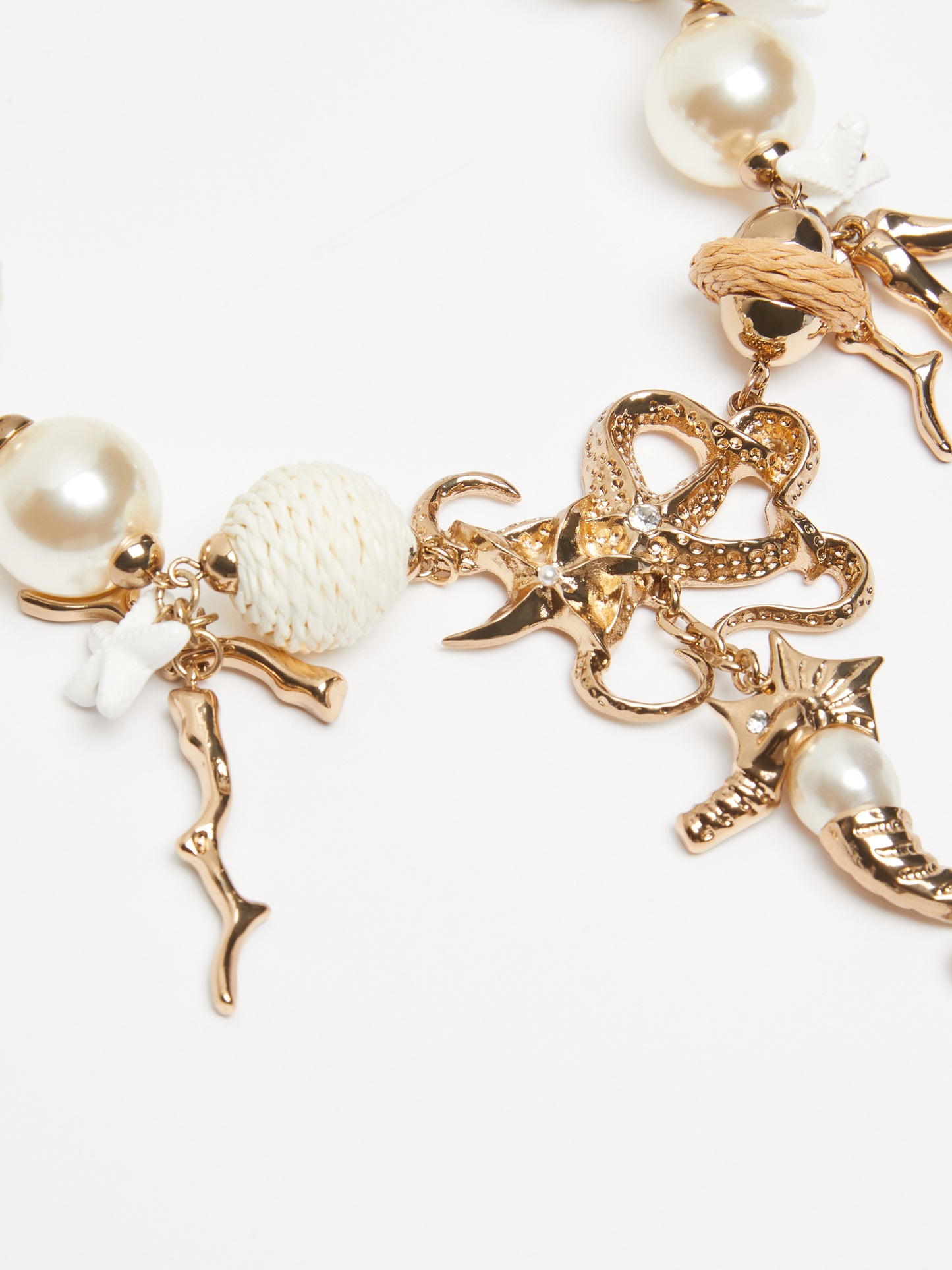 METAL RESIN NECKLACE