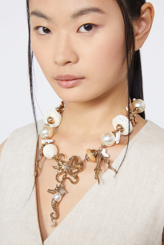 METAL RESIN NECKLACE