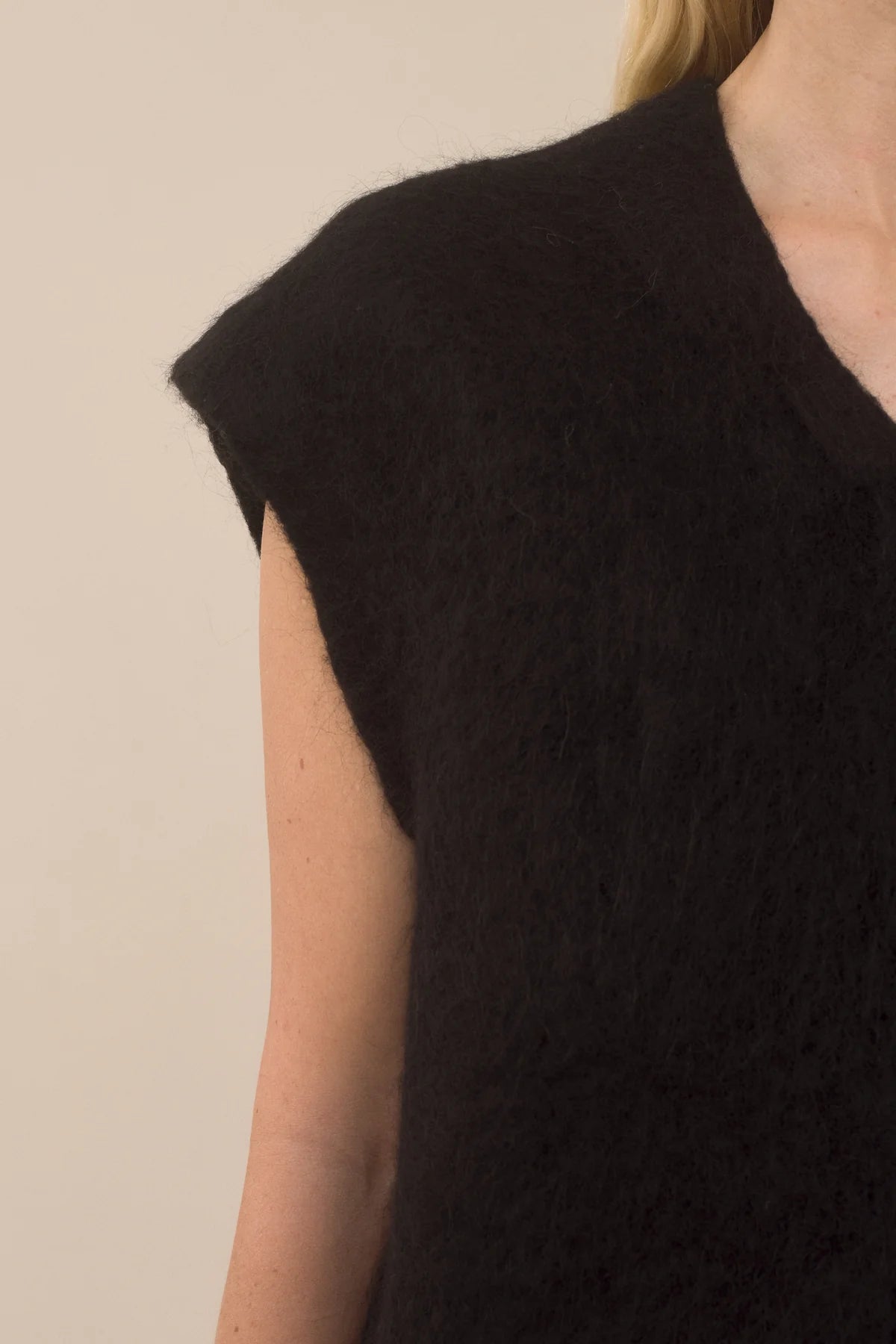 BRUSHED VEST