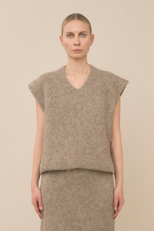 BRUSHED VEST
