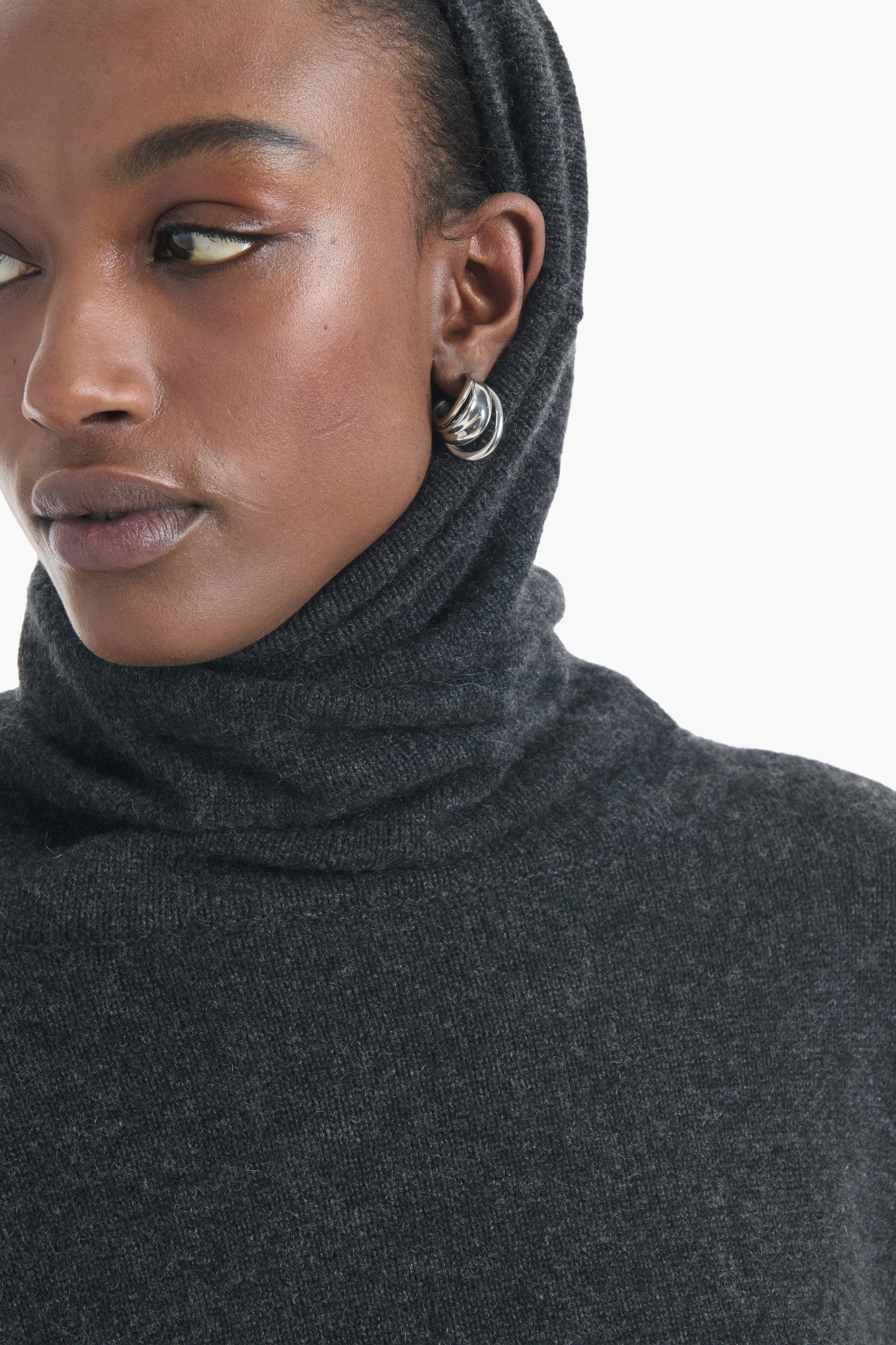 LESTER SWEATER