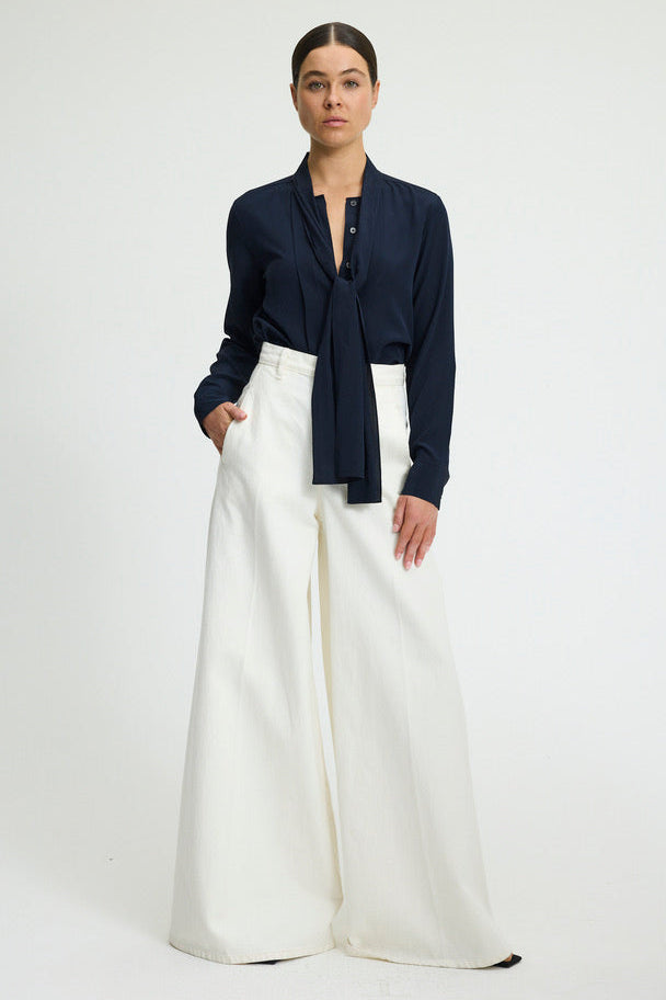 ICON JEANS