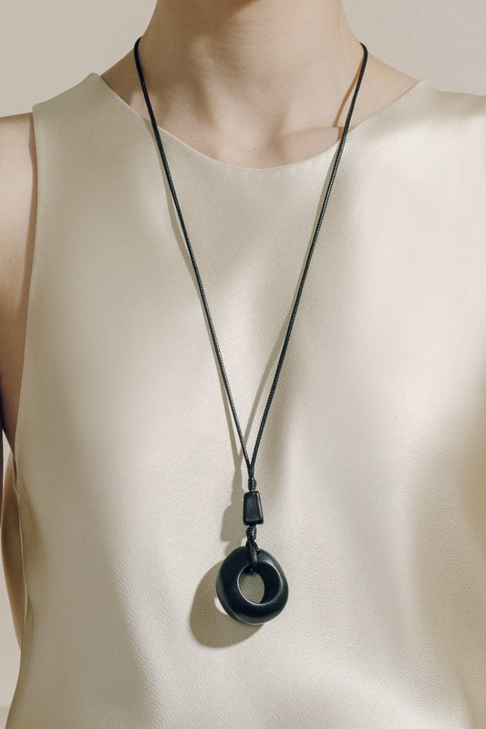 TAGUA CIRCLE PENDANT