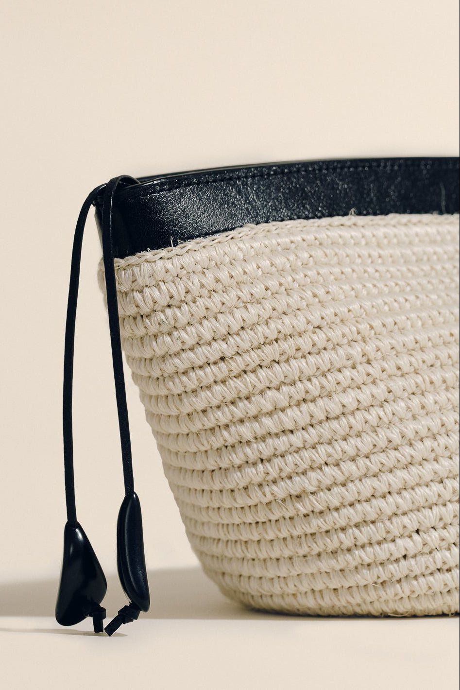 ZIP CLUTCH