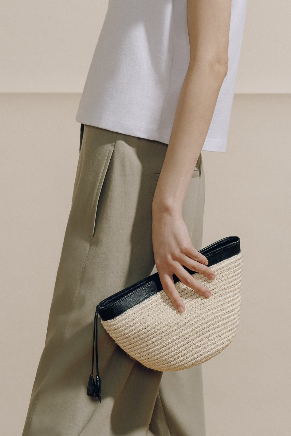 ZIP CLUTCH