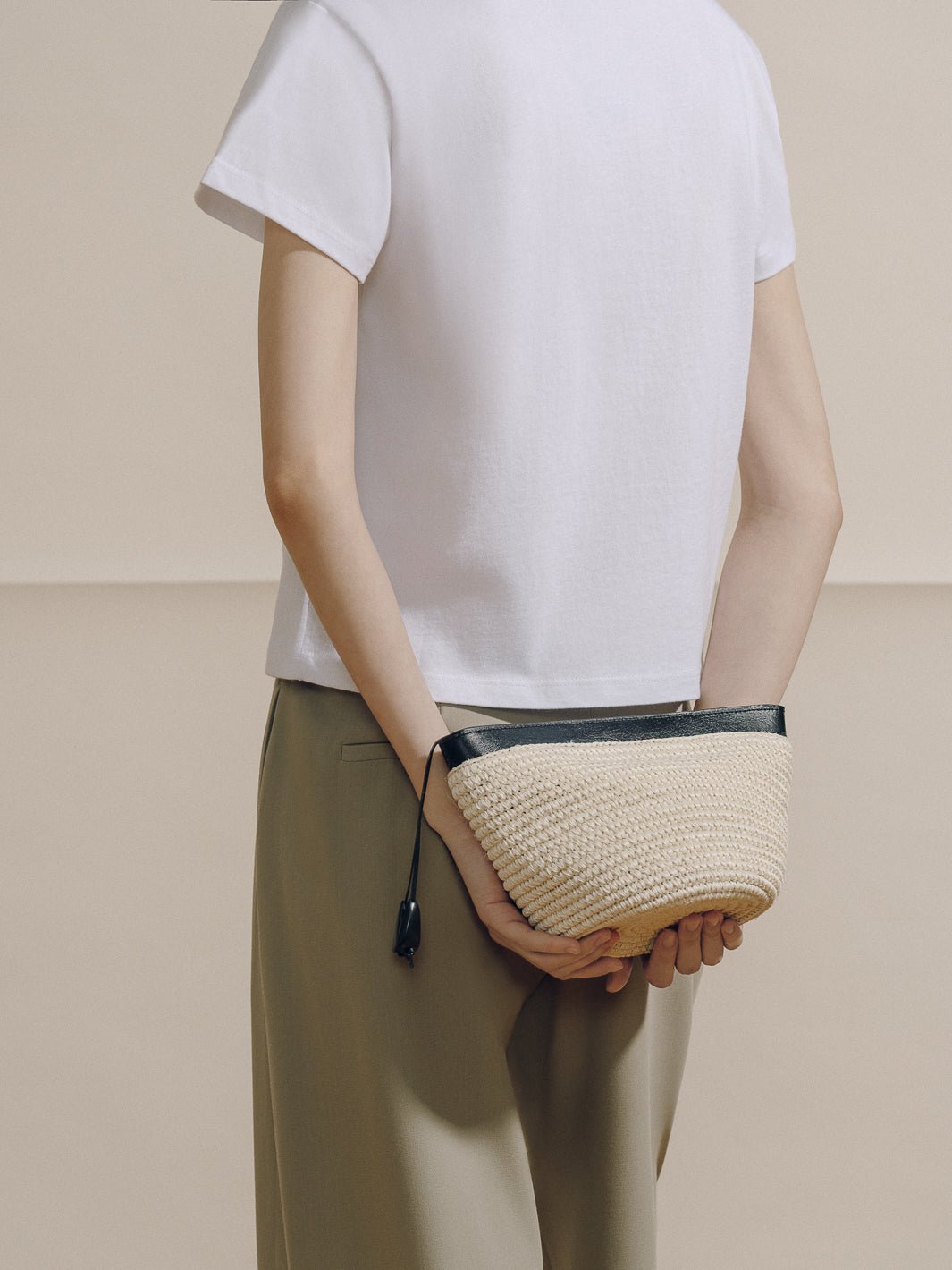 ZIP CLUTCH