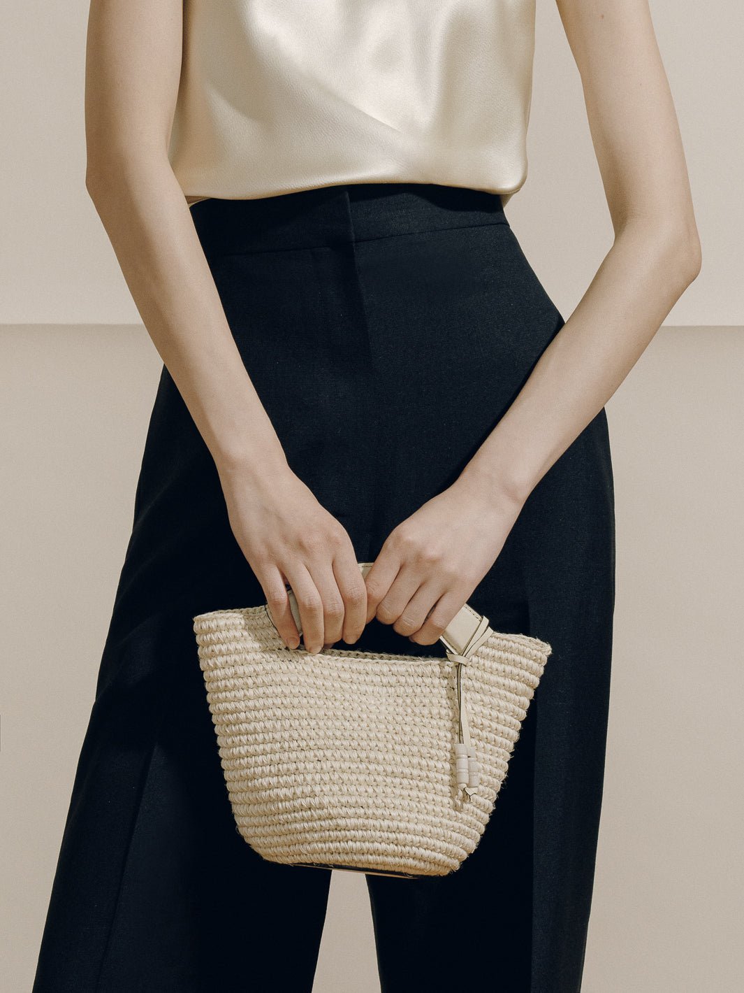 SMALL WOVEN SHOPPER