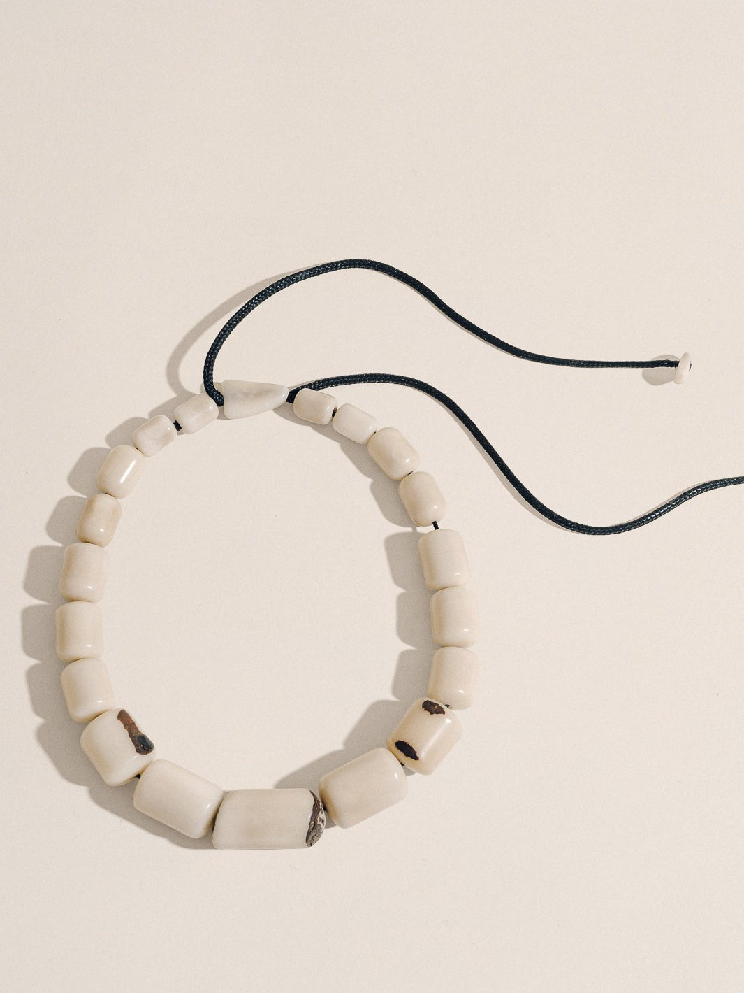 TAGUA COLUMN NECKLACE