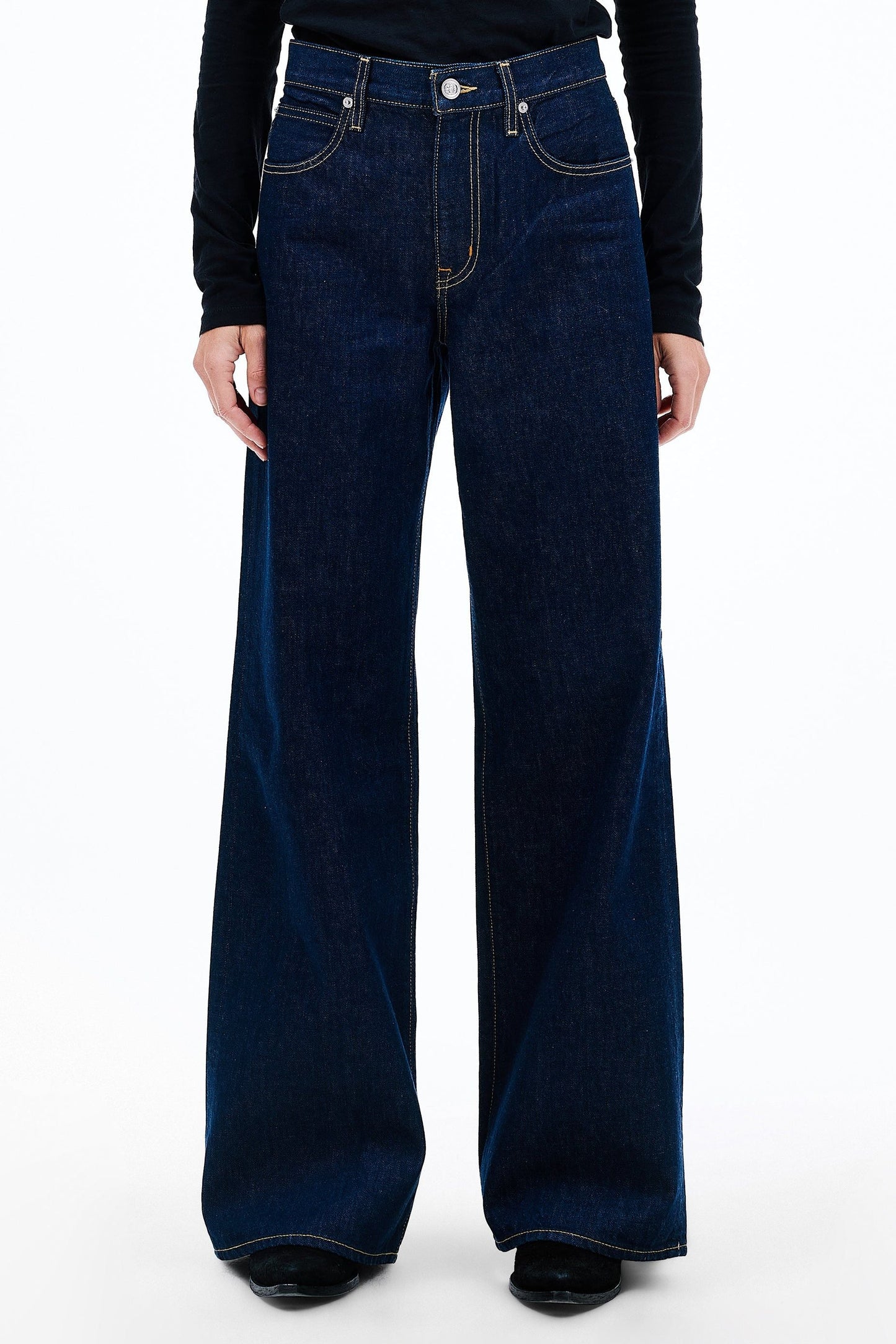 SELENA JEANS