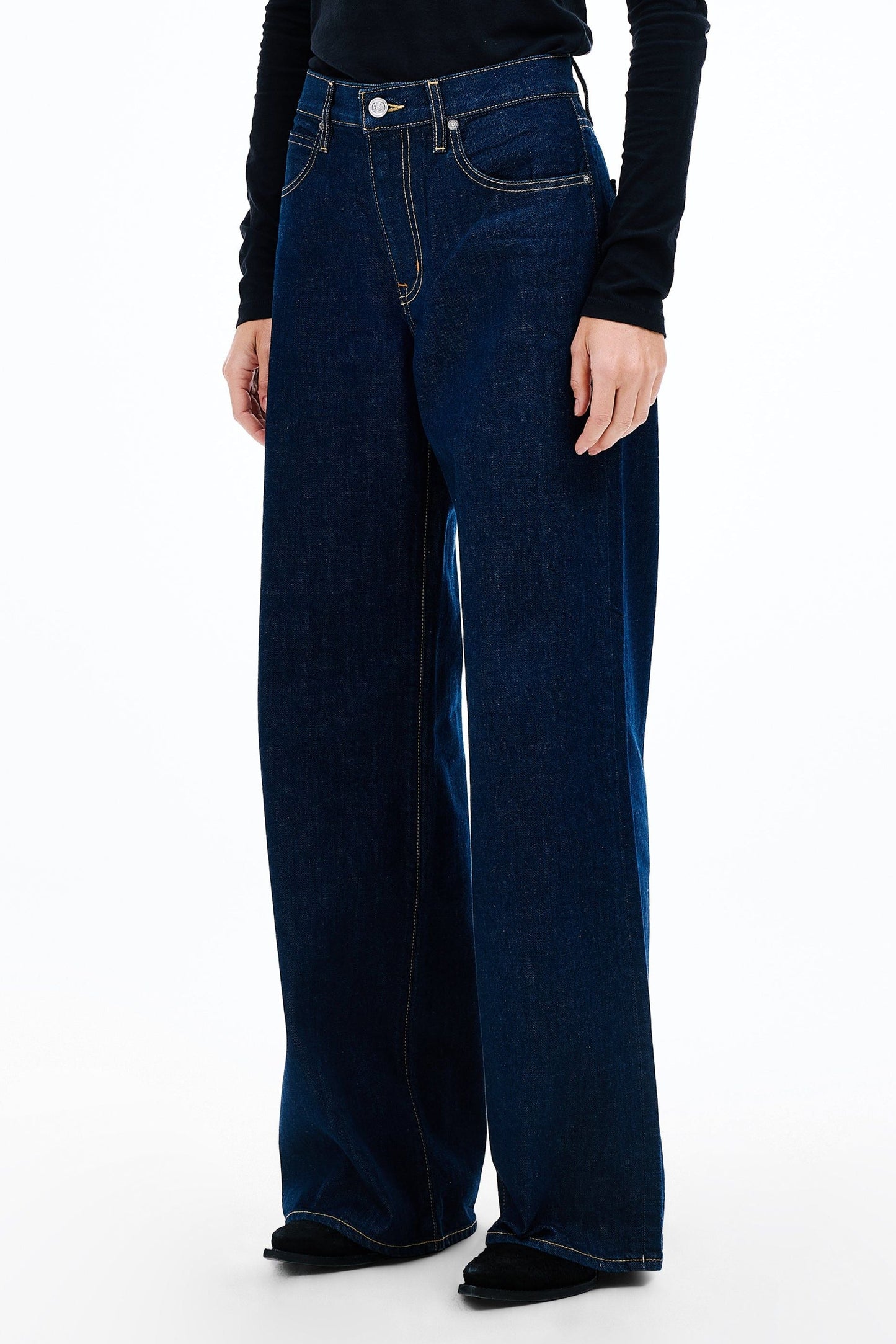 SELENA JEANS