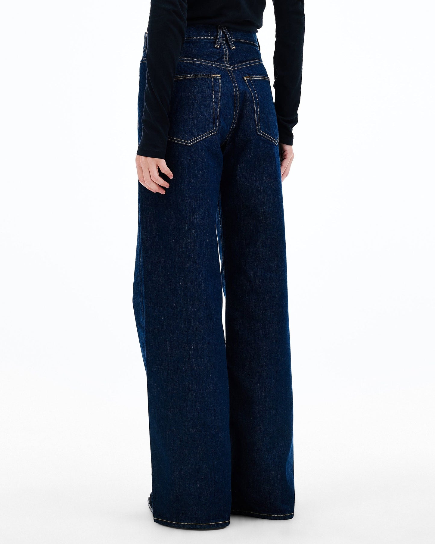 SELENA JEANS